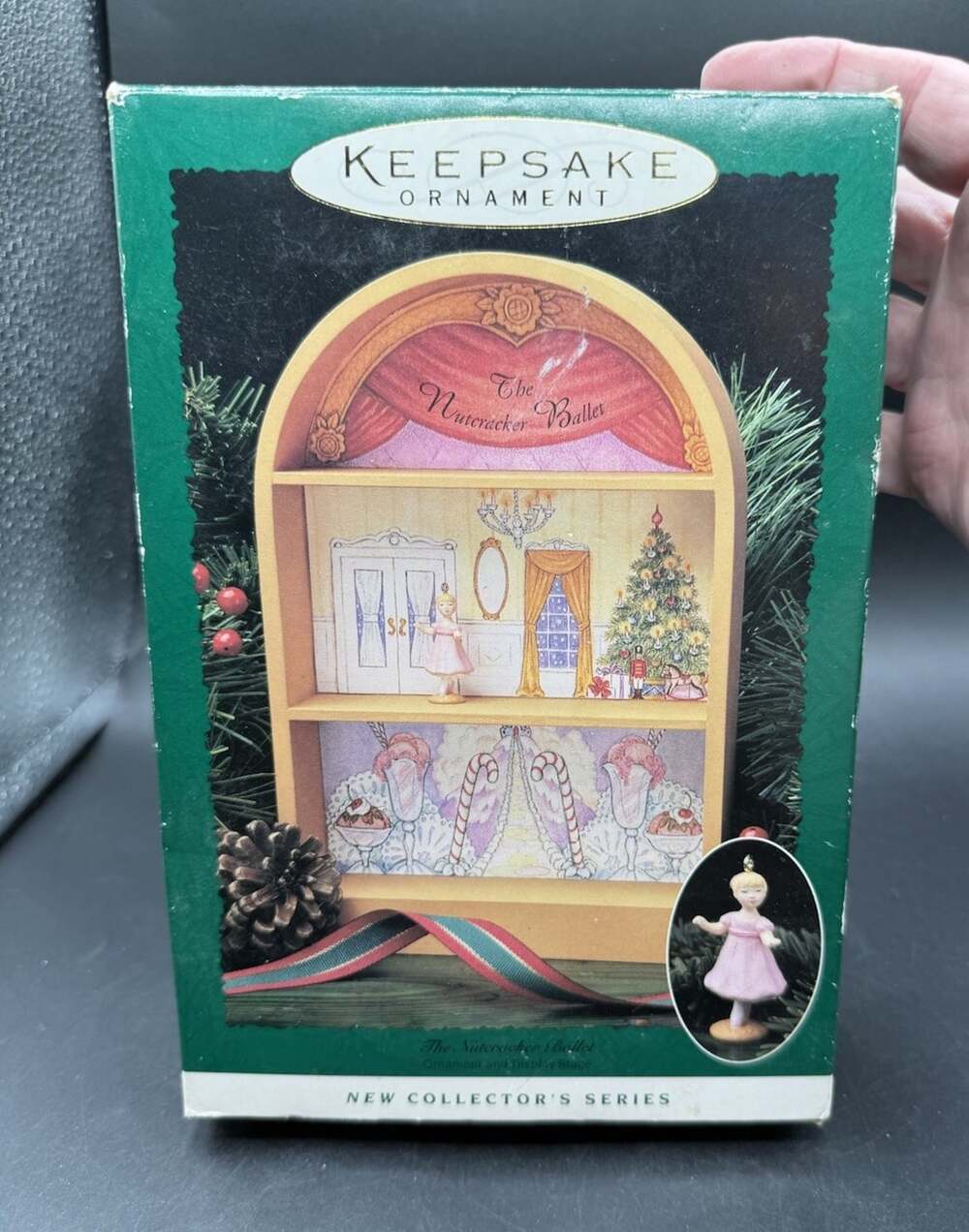 HALLMARK Ornament The Nutcracker Ballet Stage With Clara Display Holiday -51D